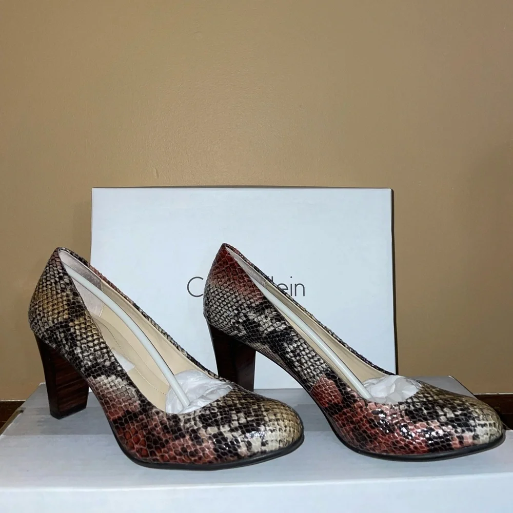 🌹Calvin Klein Women's Snakeskin Pumps - Multicolor